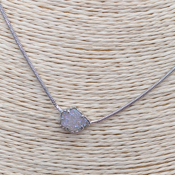 Kendra Scott Mara Pendant Necklace - Picture 3 of 3